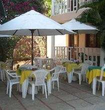 Apart Hotel El Candil Bar 1